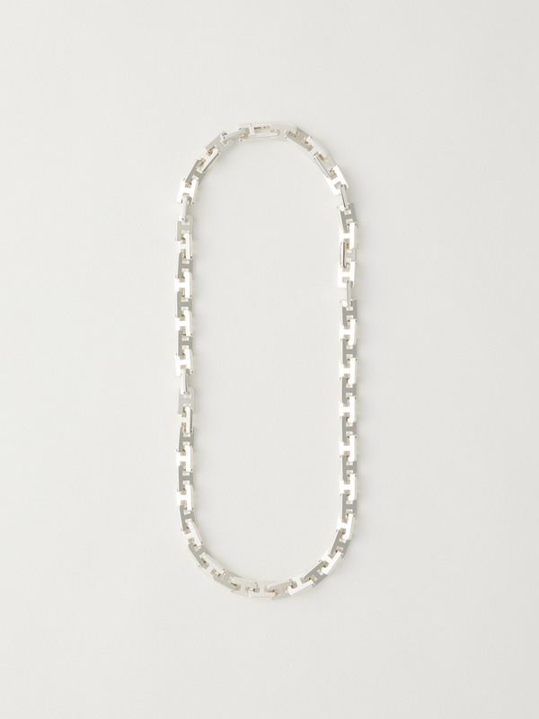 A CHAIN SHORT NECKLACE