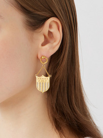 VARSITY SHIELD CHARM EARRING 詳細画像