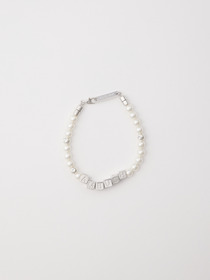 PEARL LETTER BLOCK BRACELET 詳細画像